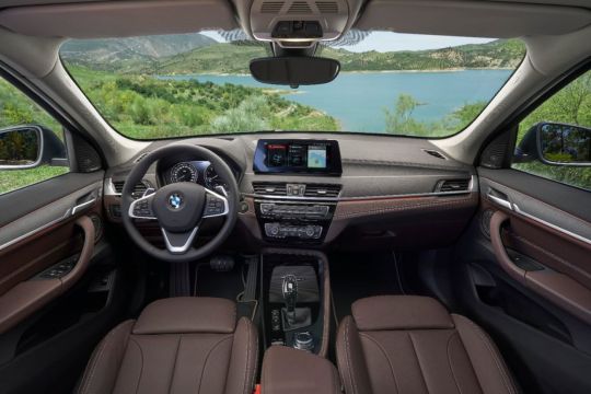 novo bmw x1 interior