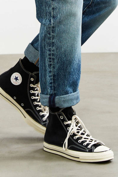 converse high tops and jeans