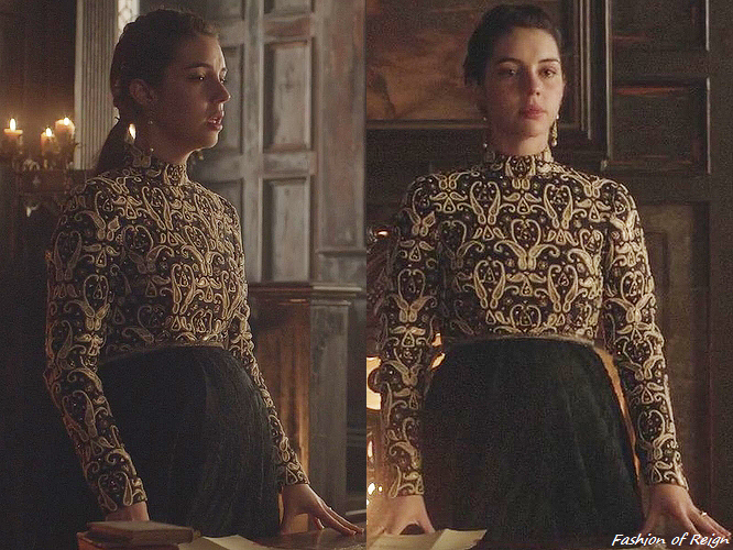 The Cw S Reign Fashion Style