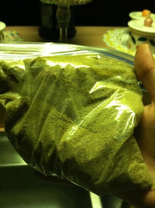 hazey-in-the-sky:myding-a-ling:3.2 ounces of...