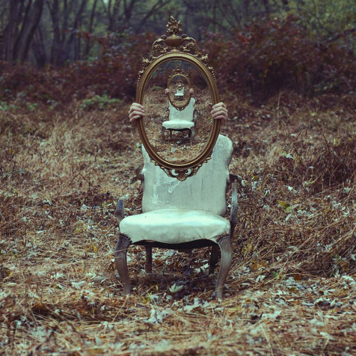 rawrrachey:glassbottomairplane:Cool ghost photography by...