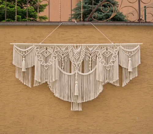 sosuperawesome:Macrame Swing / DecorOkrasa on EtsySee our...