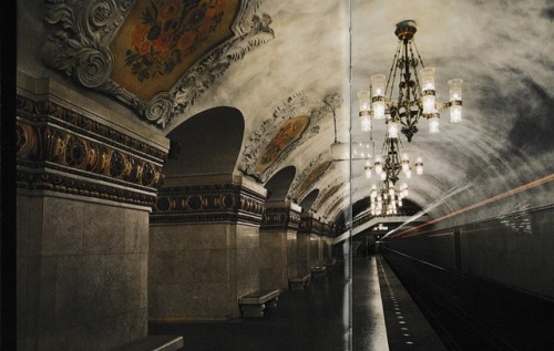 sovietpostcards:Moscow Subway in 1980 (via)