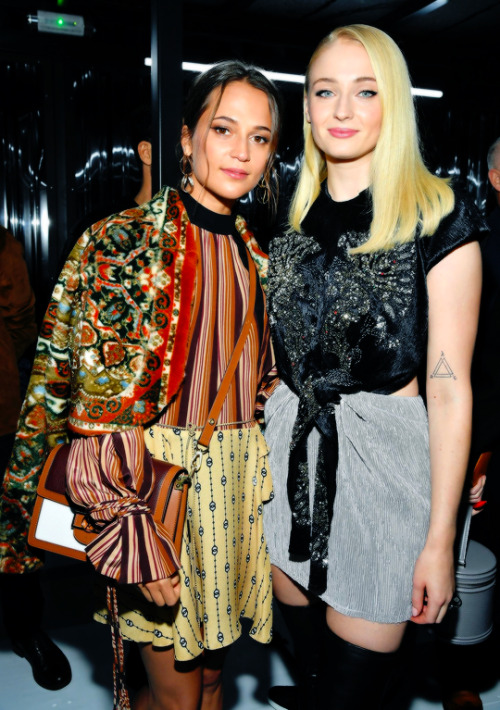 sophieturnernews:Sophie Turner and Alicia Vikander at Louis...