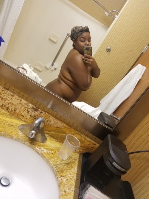 bbbwprincess:Hotel nudes