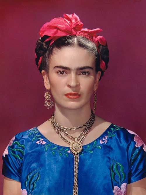 vintageeveryday:16 gorgeous color photographs of Frida Kahlo...