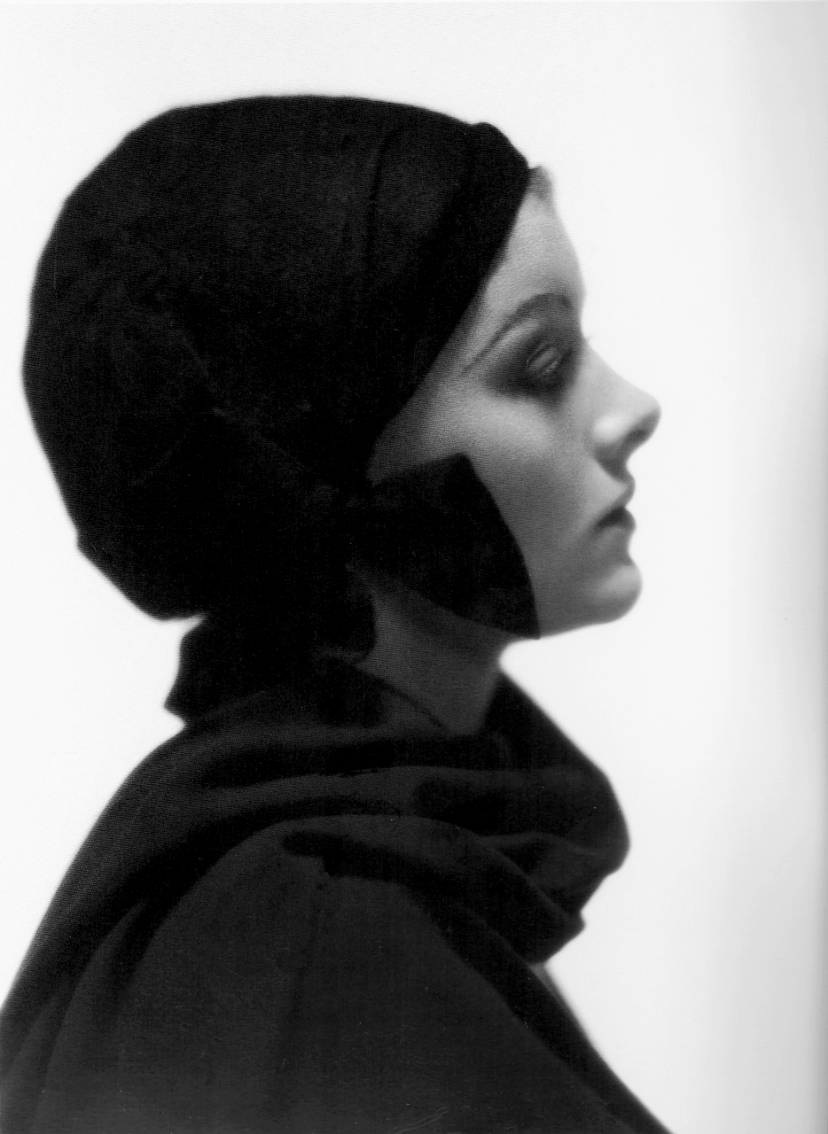 Myrna Loy in profile, c.1931-32