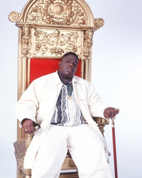 rapnshit:IM THE KING I HOLD THE THRONE