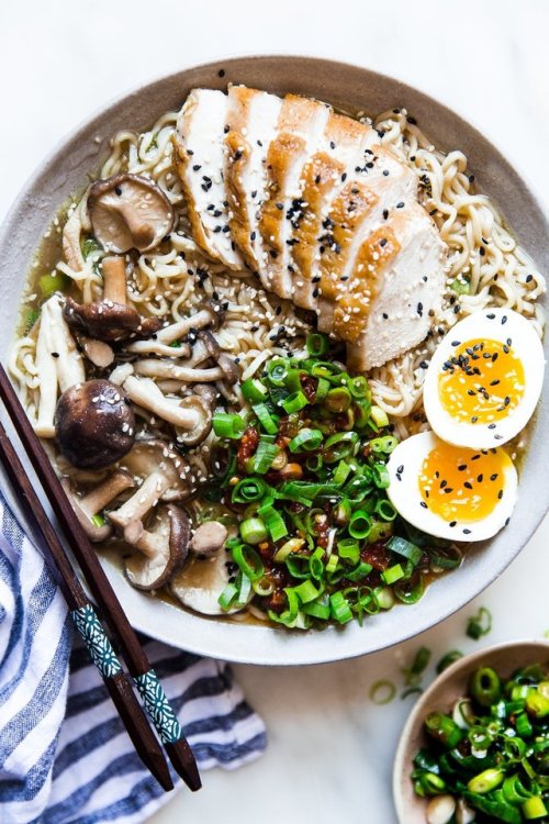 daily-deliciousness:Easy chicken ramen soup