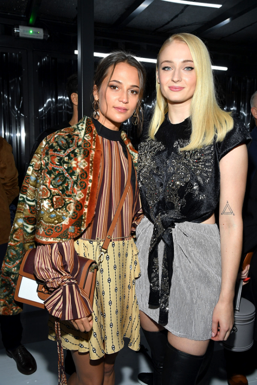 sophieturnerupdated:Actresses Sophie Turner and Alicia...