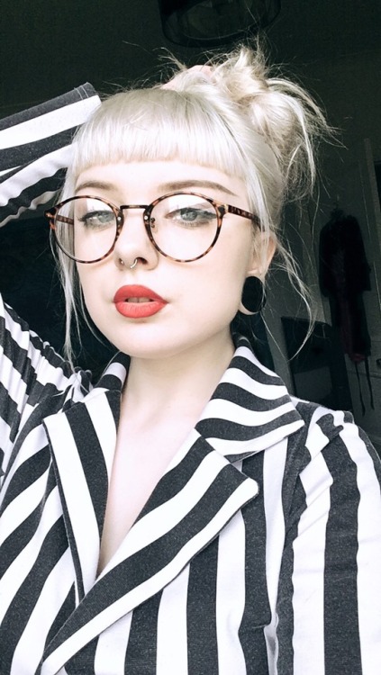 badtoothxche:I bought this beetle juice-esk jacket for £2...