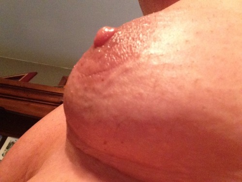 fatassbinudist:I need a big strong man to ride and suck on my...