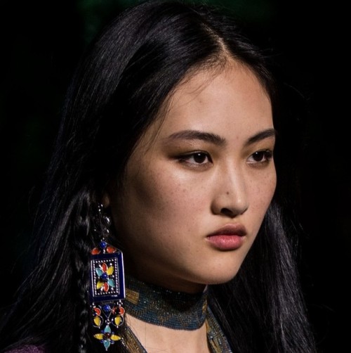 polykowiak:Jing Wen at Roberto Cavalli Spring 2017