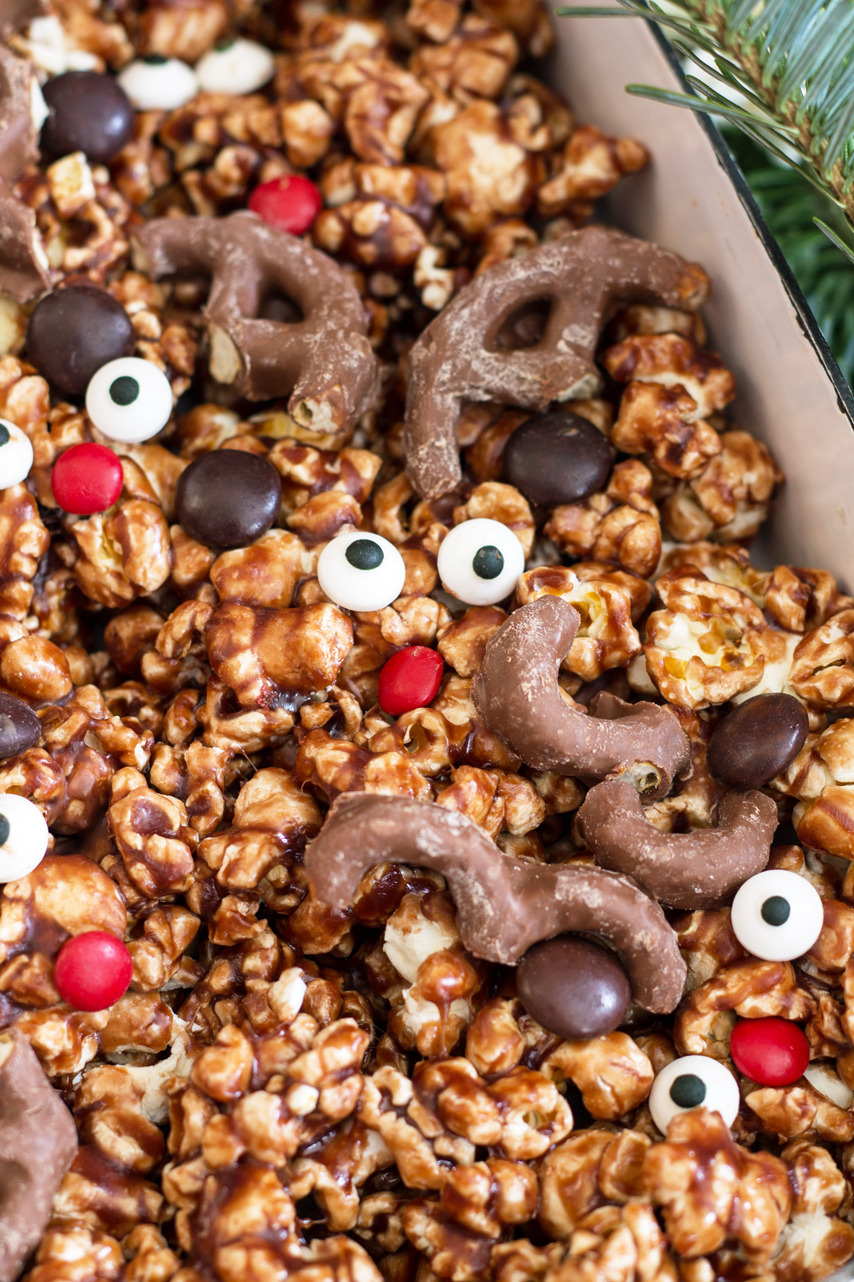 a Love a fare — Reindeer Crunch Popcorn