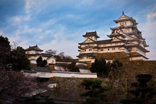 minuga-hana:Himeji-Jo by James O'DonnellOne more of the...