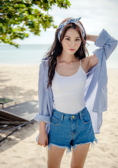 korean-dreams-girls:Lee Chae Eun - October 04, 2018 Set