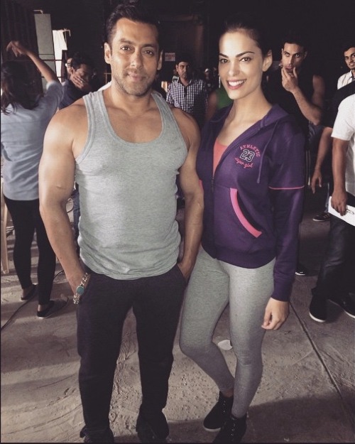 „★ DASHING… Salman Khan cu Model, Barbara Rocha în platoul lui Dixcy Scott (ianuarie 2015)! “