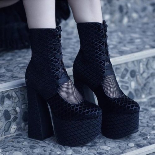 spookyfoxfashion:Gothic Mermaid Platform Boots from DollsKill