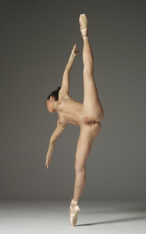 happynakedchristian:The true beauty of ballet is best seen when...