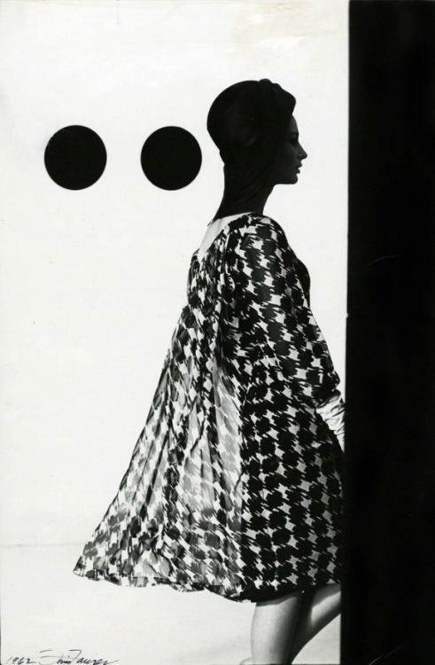 casadabiqueira:Untitled fashion for VOGUELouis Faurer, 1964