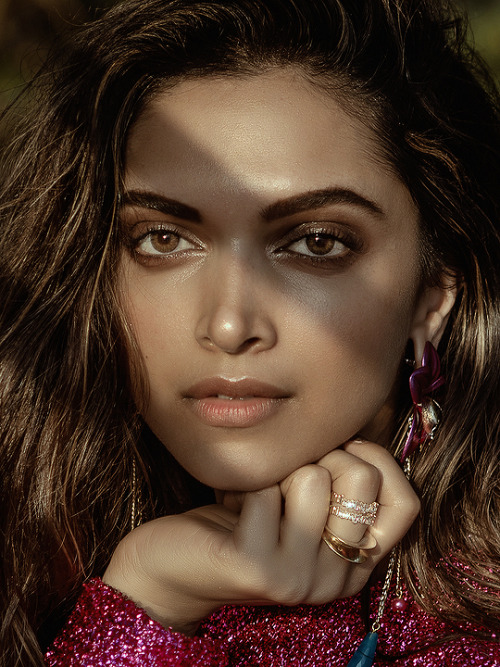 whatstrikesmyeyes:Deepika Padukone