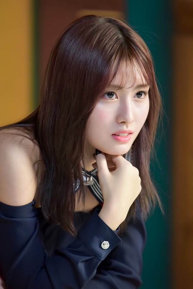 minatozaki sana minatozaki sana