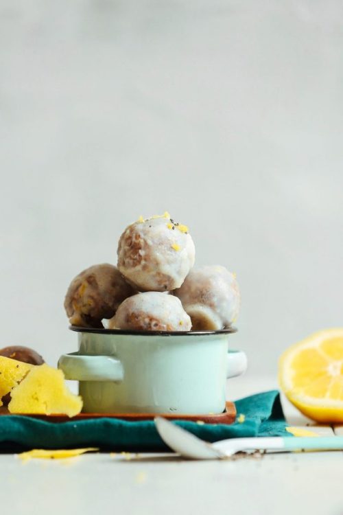 sweetoothgirl:NO-BAKE LEMON POPPY SEED DONUT HOLES (V)