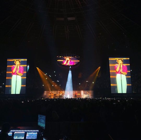 annetwist: Heee’s Baaack!!