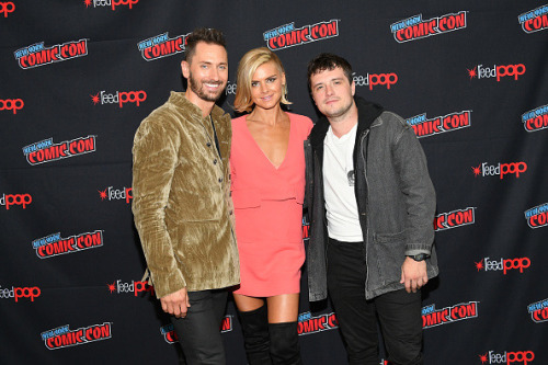 bestofjoshhutcherson:Josh at the new york comic con...