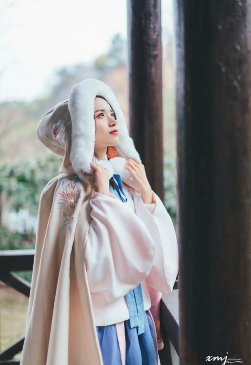 hanfugallery:Traditional Chinese hanfu | doupeng (cape)