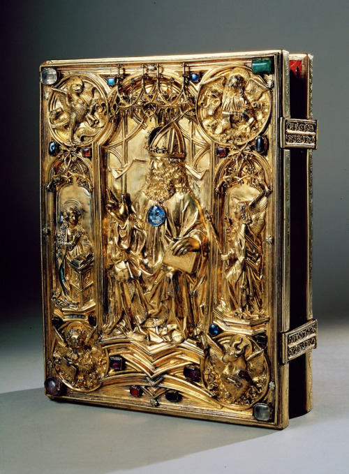 historyarchaeologyartefacts:Bookcase for gospel (gospel itself...