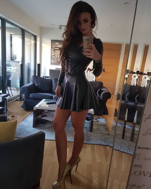 missdannisdesires:I’m ready for my date with your friend...