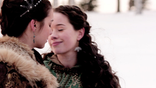 dollsome-does-tumblr:a great thing about reign: how basically...