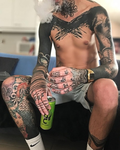 legtattoos handtattoo casio tattoos styleblogger sundaymorning inkedguys gayboy whitesocks guyswithink blackwork fingertattoo tattooedguys nike tattooed inkedgirls nalu blackink alternative nikesocks tattooedlegs sundayfunday sundaychillday wastingtime gayinked belgianblogger belgium altguys