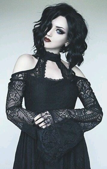 goth model on Tumblr