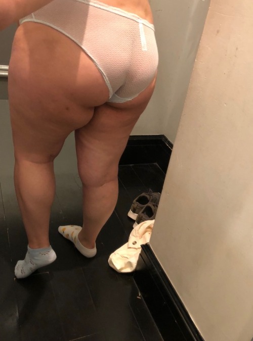 poccharifeedee:Fitting room chronicles 