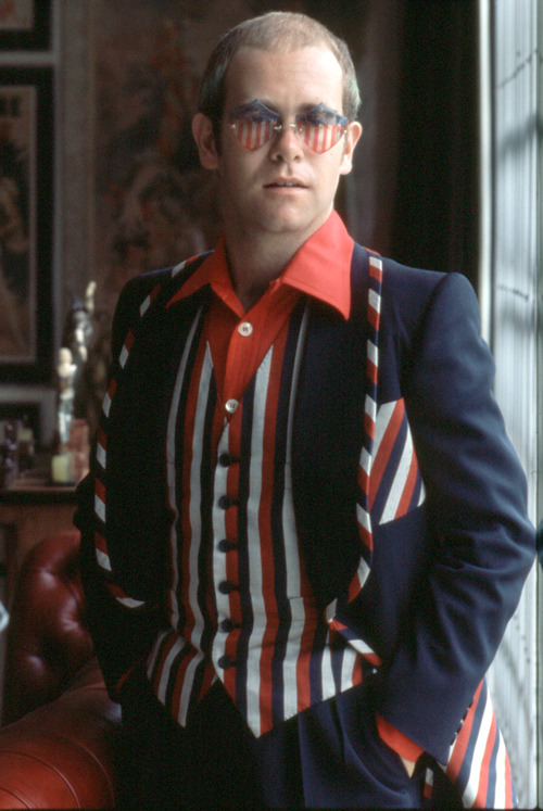 twixnmix:Take a moment to appreciate Elton John’s glasses.