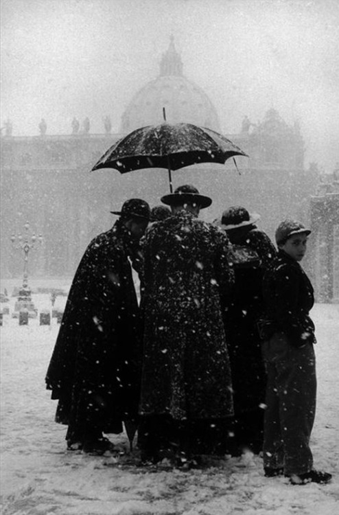 the-night-picture-collector:Leonard Freed, Winter at the...