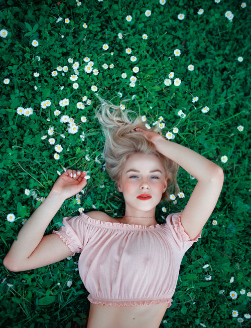 imickeyd:Ulyana © Diana AskarovaWhen I look up …. what do...