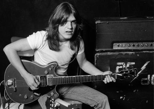 iandsharman:RIP Malcolm Young 6 January 1953 - 18 November...