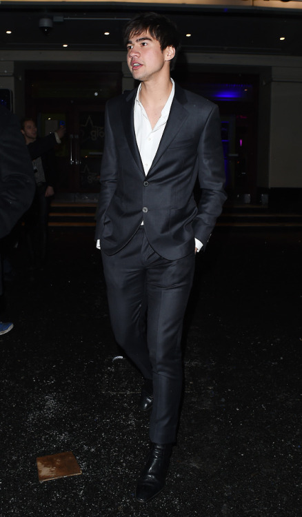 hotdamn5sos:Calum leaving the Global Awards in London - March...