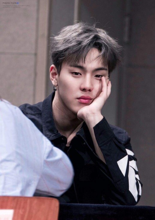 SHOWNU: BEAUTIFUL Era THAT LONG GREY HAIR GOT ME... - :3 | monstaxbless