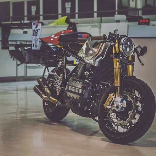 🏁 caferacerpasion.com 🏁 We love this K!!! BMW K100 Cafe Racer by...