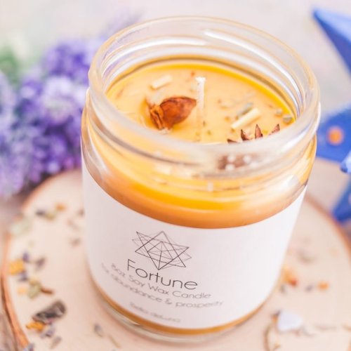 sosuperawesome:Soy Wax CandlesBellade Luna Designs on EtsySee...