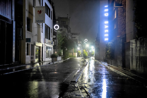 tokyo-fashion:Photos of Harajuku at 1am this morning as...