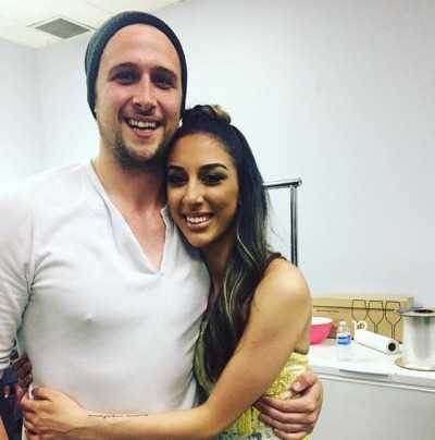 Neda en Jon dating