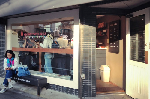 千駄ヶ谷 BE A GOOD NEIGHBOR COFFEE KIOSK / photo: L Phay