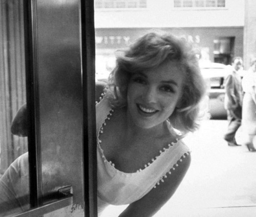 miss-vanilla:Marilyn Monroe photographed by Sam Shaw,...