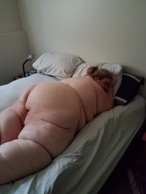 shoepuffjananajmw:Just me in my glorious fatness #me #ssbbw...