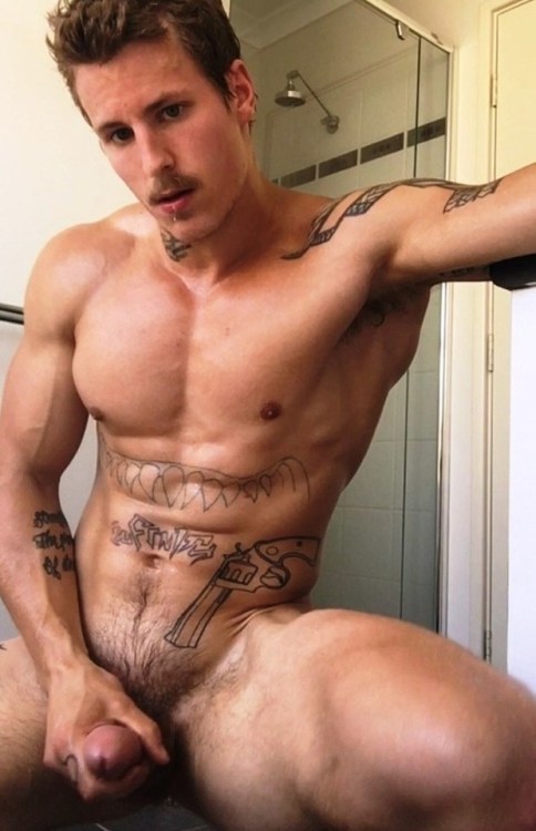 biblogdude:instant-boners:Male Model Alec Nysten Shows Off His...